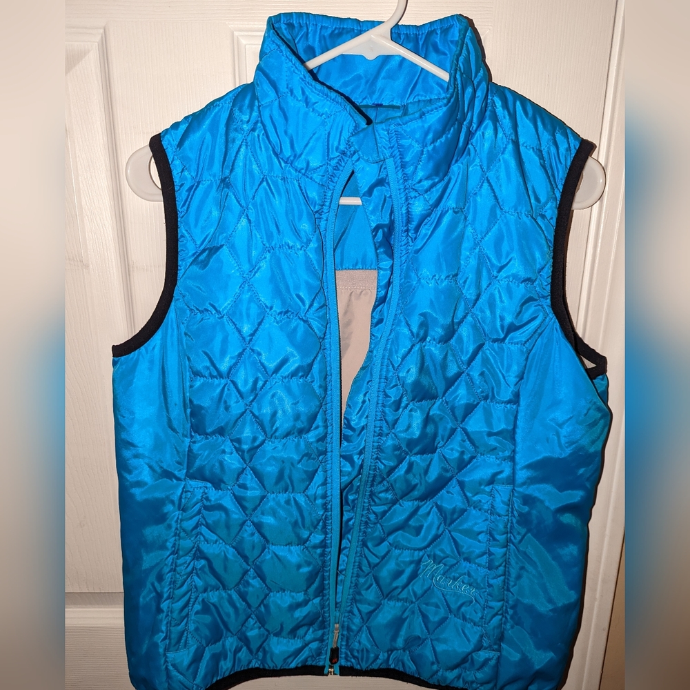 Women's Marker thin best .. size Medium great condition .. like new